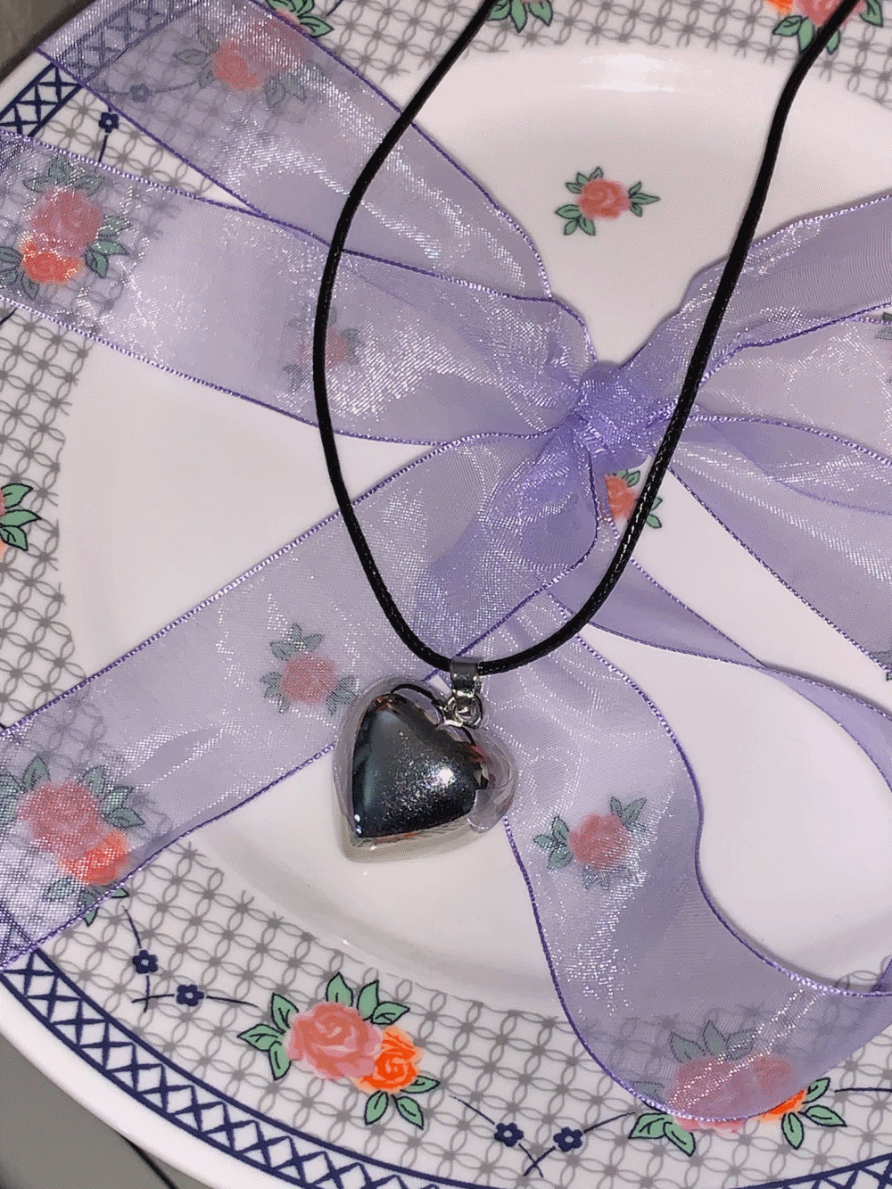 [Acc] Bold Heart Silver Necklace / one color
