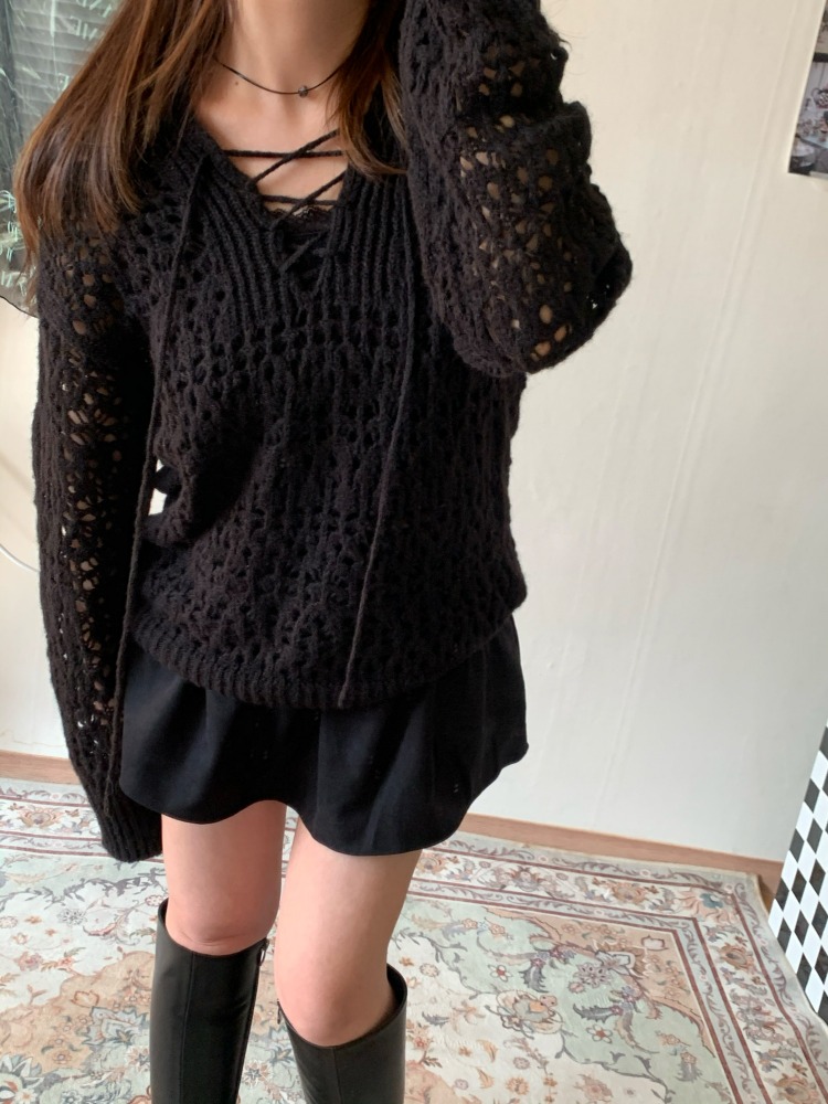 Eyelet crochet knit : black