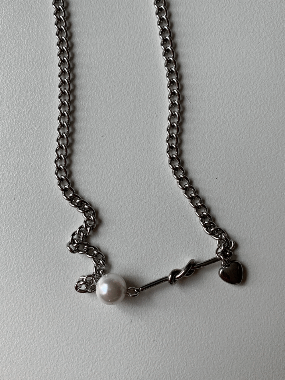 [Acc] Heart Pretzel Pearl Necklace / one color