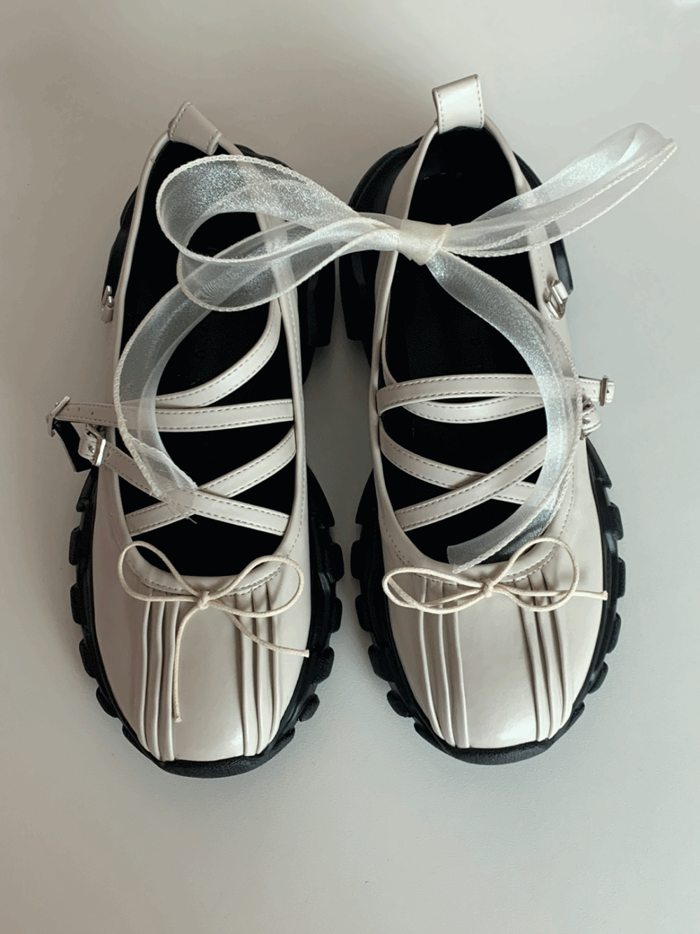 [Shoes] Strap Ribbon Ugly Shoes / 2 colors